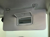 お客様にぴったりなおクルマをお選びいただけますように様々な展示車をご用意致しております!ダイハツの軽自動車だけではなく、他メーカー車やコンパクトカー・ミニバンなども数多く取り揃えております!