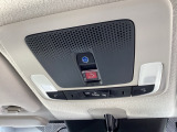 【SOSボタン】体調が悪くなったときや、事故に遭遇したとき、あおり運転にあっている時など、緊急時にボタンを押すと緊急サポートセンターにつながり、オペレーターが警察・救急への取次ぎを行います。