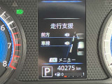 メーター内のディスプレイには運転をサポートするさまざまな情報を表示。