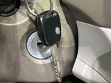 【キーレス】少し離れた場所からでもボタン一つでドアの開錠・施錠ができるのでとっても便利!ドアの鍵穴周りに傷をつけることもありません♪