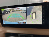 アラウンドビューモニターは4方のカメラで真上から車を見たようにモニターで確認ができる日産の自慢の装備です。是非実際の車で体感してみてください。