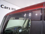★ドアバイザー★雨天時に窓を開けても濡れにくく車内に雨が入り込むのを防ぎながら換気ができます(^^♪