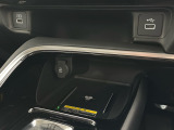 ★ワイヤレス充電器★スマートフォンを置くだけで充電可能。ケーブルをつなぐ煩わしさがありません