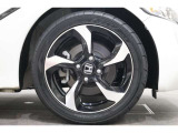 純正のアルミホイールが足元を飾ります!タイヤサイズは F165/55R15、R195/45R16 です。