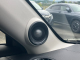 コンパクトな車体に合わせて専用設計された独自の「プレミアムオーディオ」を搭載。