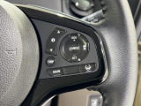 【HondaSENSING】クルーズコントロールの設定や車間距離設定、レーンキープなどステアリング部で操作が出来ます。