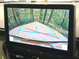 【バックカメラ】駐車時に後方がリアルタイム映像で確認できます。大型商業施設や立体駐車場での駐車時や、夜間のバック時に大活躍!運転スキルに関わらず、今や必須となった装備のひとつです!