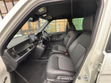 ゆったりとした運転席です★