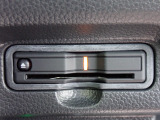 ■【ETC車載器】が装備されています。セットアップをしてお渡しとなり、ETCカードを差し込むだけで高速道路の利用が可能です。