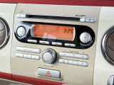 【純正CD】お気に入りのCDを車内で楽しめる、ドライブに嬉しい装備です♪