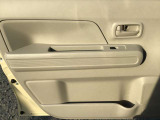 助手席のドアトリムとパワーウィンドウスイッチです。