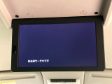 【フリップダウンモニター】大画面モニターで後席でもエンタメをお楽しみいただけます。小さなお子様にも大人気の装備です♪