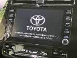 【メーカー純正ナビ】インテリアに溶け込むスタイリッシュな「専用設計」メーカーナビを装備♪視認性や操作性など基本性能にも優れ、より上質なカーライフをお楽しみいただけます。