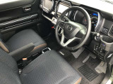 マツダは運転手中心の車つくりを行っております。上部に視認ゾーン、手が届く位置に操作ゾーンを配置し、運転に集中できるコックピットを演出しております☆