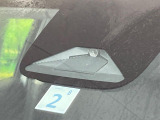 【ホンダセンシング】走行中に前方の車両等を認識し、衝突しそうな時は警報とブレーキで衝突回避と被害軽減をアシスト。より安全にドライブをお楽しみいただけます。