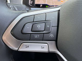 アダプティブクルーズコントロール(ACC)&トラベルアシスト搭載。車間距離維持+車線サポートで快適なドライブを。