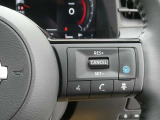 運転支援機能・プロパイロット搭載。 設定した速度で定速走行でき、先行車に自動で追従走行も可能です。さらにハンドル支援機能もあり、車線の中央を走るように制御してくれます。
