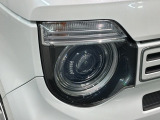 LEDヘッドライトは、点灯の瞬間から最大光量を発揮し、突然暗くなるトンネルなどでの安定感を高めます。