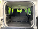 普段のお買い物や通勤、送迎等に十分な荷室スペースを確保しております。セカンドシートを倒すと、大きな荷物の積載も可能です♪