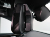 【ルームミラー一体型ETC】BMWといえばルームミラー一体型のETC。ドライバーから差し込めるかたちになっておりますので、差し忘れの際も慌てずにご利用いただけます。