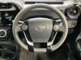 インテリアに合わせたデザインのステアリングは、運転される方のことも考え、運転しやすい形状、大きさです。是非一度、実際に触ってお確かめください。