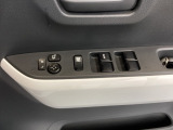 電動格納ミラーを装備