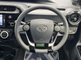 インテリアに合わせたデザインのステアリングは、運転される方のことも考え、運転しやすい形状、大きさです。是非一度、実際に触ってお確かめください。