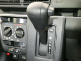 サポカーは、高齢運転者を含めたすべてのドライバーによる交通事故の発生防止・被害軽減対策の一環として、国が推奨する新しい自動車安全コンセプトです。詳しくは販売店スタッフまでおたずねください。