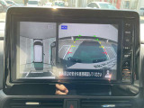 アラウンドビューモニターは車の全周囲をカメラで映しだして障害物や人を確認、周りの状況を確認しながら安全に駐車できる便利な装備になります。