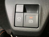 電動パーキングブレーキ&ブレーキホールド☆HOLDスイッチを押しシステムONの状態にしておくことで渋滞や信号待ちなどでブレーキを踏んで停止した時保持してくれる。