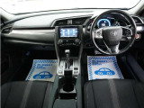 運転にかかわる様々な操作を安全に行えるように視点移動が少なく、操作性に配慮されたスイッチ類が凝縮されたコクピットです。