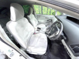 運転席シート廻りは使用感も少なく、良好な状態となっています。前オーナー様が丁寧に使っていたことがよくわかりますね。