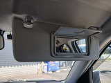 運転席バニティミラー