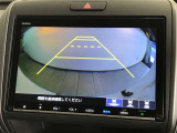 後方の見にくい視界もバックモニターで確認サポートして駐車時も安心☆