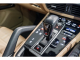 シートヒーター搭載で、寒い時期でも素早く快適に、運転をお楽しみいただけます。
