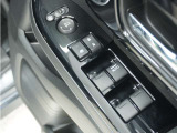 ◆パワーウィンドウスイッチ◆運転席から全席の窓の開閉操作を行うことが出来いつでも換気ができます!