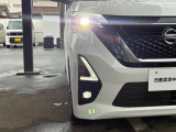 【 LEDヘッドライト 】 青色発光ダイオードを発明した日本人がノーベル賞を受賞し、LEDライトが開発されました。明るく長寿命のライトです。体感して下さい。明るいライトです!