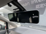 ◆スマートルームミラー◆乗員・ヘッドレスト・積載物などでさえぎられがちなルームミラーの後方視界をクリアに保ちます!車内の状況に関わらず、車両後方にあるカメラの映像をルームミラーに映し出します!