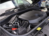 3.0L直列6気筒ディーゼルターボエンジンを搭載。