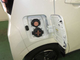 ここから充電を繋ぎ100Vと200Vで充電できます!