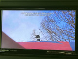 テレビ映像を画面で楽しめる装備です。停車中の休憩時間などに番組を視聴でき、車内で過ごすひとときに活用いただけます。映像視聴は安全のため、必ず停車中にお楽しみください。