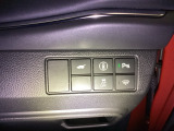 パーキングセンサー、横滑り抑制機能搭載。駐車時の障害物検知や滑りやすい路面での車両安定性を高め、安全運転をサポートします。