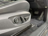 パワーシート搭載。微妙な調整が手軽にでき、ピッタリのポジションで運転することが可能です。