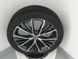 2022年製スタッドレスタイヤです。車内に積み込みです♪
