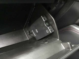ETCが装着されています。再セットアップ後高速道路の料金所をノンストップで通過できて大変便利です。
