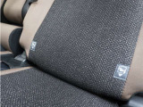 ◆ISOFIX◆シートベルトいらずでチャイルドシートと固定金具を連結するだけでガッチリ固定できます。