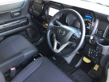 運転席周りです。楽に乗り降りできます。