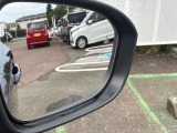後方死角に車両を検知したとき、インジケーターが点灯し運転者にお知らせしてくれます!