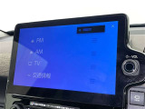 ディスプレイオーディオを装備。スマホとクルマをつなぐことで、これまでのナビに加えて、いろんなサービスが楽しめます。