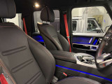 メルセデス・ベンツの定める厳しい基準をクリアしたお車のみをご案内させて頂きます。納車前整備はメーカー規定に基づき100項目以上にも及ぶ点検を熟練のメカニックによって行いご納車させて頂きます。